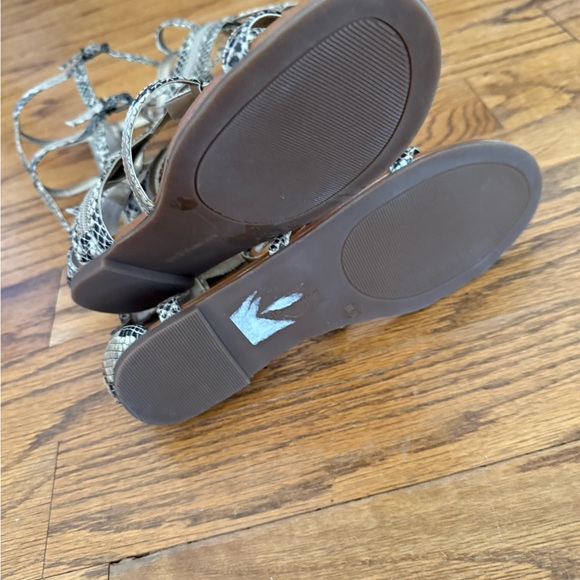 Brand New with box size 8 gladiator calf sandal- snake print .. - Picture 7 of 11